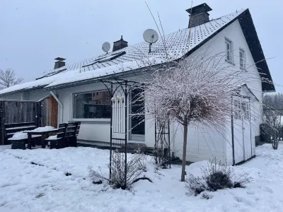 House on the Feldberg with large garden and fireplace Hotel in zona Lidl