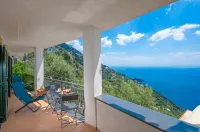 On the Amalfi Coast: Romantic House "BOUGANVILLEA" Hotels in Furore