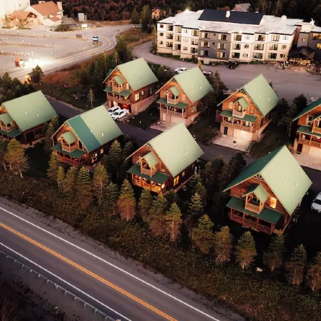 Cozy Cabin Retreat w/ Private Hot Tub NEAR SLOPES