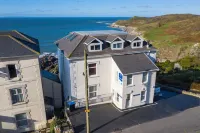 Montagu Steps 3 bedroom apartment with sea views