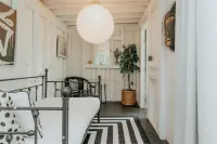 Swan Lake Lakefront Cozy Modern Home w/ cabana, central air, kids room.