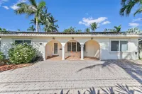 The Flamingo Villa: King BD, Fire Pit, Wifi & Arcade Game 10min to Ft.Lauderdale