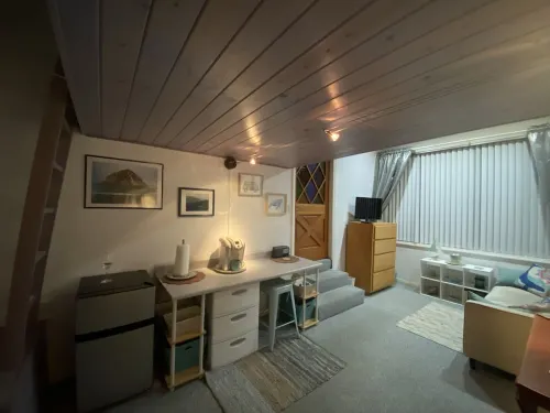 Upper Riviera-private, quiet, home away from home great for visiting relatives!