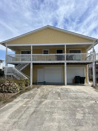Water front Canal house south end topsail island boatswimdock and beach access
