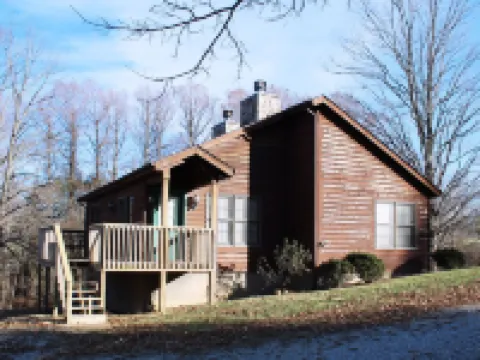 Minutes to Giant City - SIU - Shawnee Winetrail - Shawnee Forest - Wi-Fi Hotels in Makanda