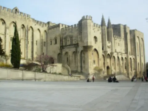 GRAND STUDIO CLIMATISE, INDEPENDANT DANS VILLA AVEC JARDIN, Tranquility assured