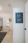 Luxury Heated Salt-Water Pool Oasis Close to Beaches and Downtown!!
