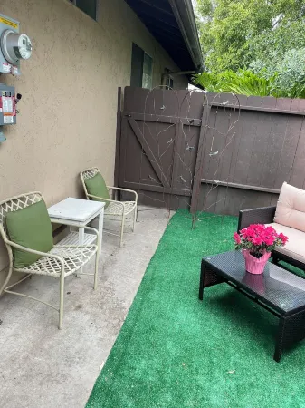 Very quiet and peaceful room with private entrance and private bath