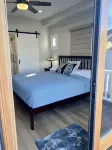 Beautiful Craftsman home, Completely Remodeled, Walk to park & beach, w/PARKING