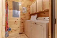 Serendipity Cabin- Relax & Recharge at RRG
