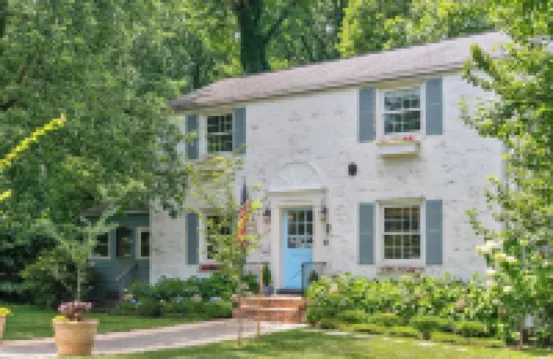 Large Yard - Quiet Area - 15 Min to DC