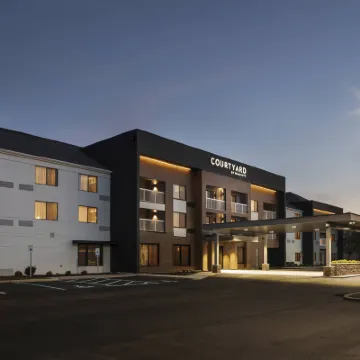 كورتيارد باي ماريوت إنديانابولس نورث وست Hotels near منتزه إيغل كريك