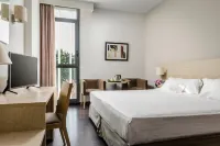 Hotel Exe Barcelona Gate Hotels near RCDE Stadium