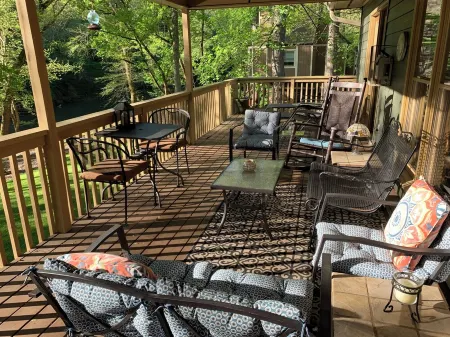 Chestatee River Cabin