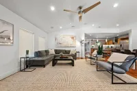 SocoVilla: Downtown/Pool/Golf Green/FirePit/18 Beds