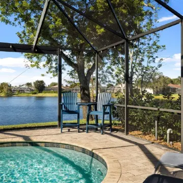 Waterview! 5 Bedrooms! 10 minutes to Fort Myers Beach!