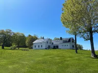 Cabot Plains Farm Stunning Fall Foliage, Mountain Views, Covered Bridge, 4B 3BA