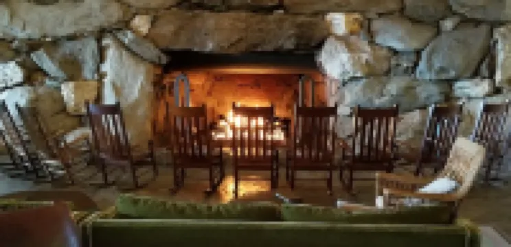 Lucerne Chalet - Treetop Mountain Views in Downtown Asheville -FP, Dog Friendly!