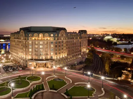 Salamander Washington DC Отели рядом с достопримечательностью «Original Founding Church of Scientology»