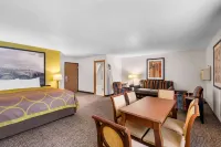 Super 8 by Wyndham Oelwein