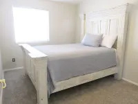Chandler Home 4 Bdrms. Heated Private pool…+ at No Additional Charge Отели рядом с достопримечательностью «Ригс Маркетплас»