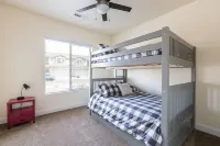 Large Luxury Townhouse | Huge Pool/Spa | 24 Guest