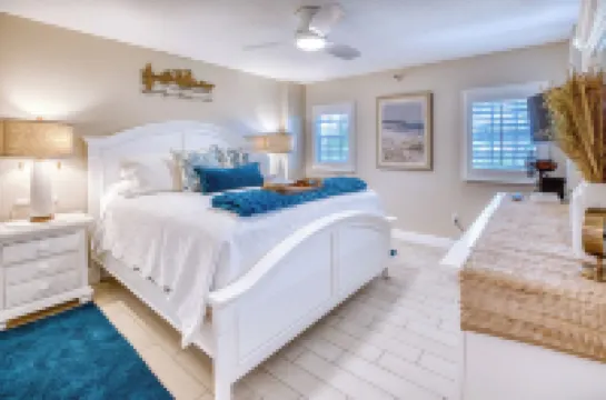 Oceanfront Key Largo Paradise~Private Beach~Pool~Tennis~Marina~Restaurant