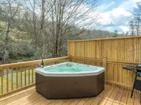 Riverfront Cabin, Hot tub, Fire Pit, Grill, Wi-Fi, Private, Fishing, Swimming Hotels in South Toe