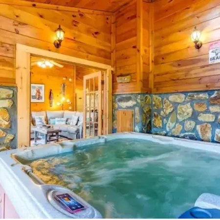 Katahdin Cabin, tranquil n rustic with inside hot tub, close to town! Romantic!