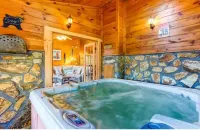Katahdin Cabin, tranquil n rustic with inside hot tub, close to town! Romantic!