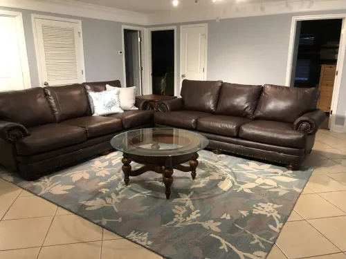 Tropical paradise.Luxury Villa, beautiful decor, steps to beach. Pool/ hot tub.