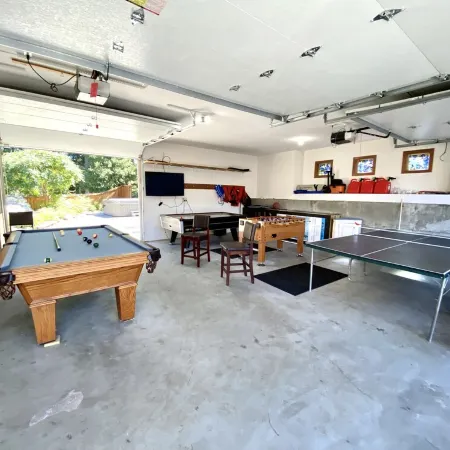 Lake Chelan Luxury Waterfront Home, 3800 sq ft, 4 Bdrm, Private Dock!