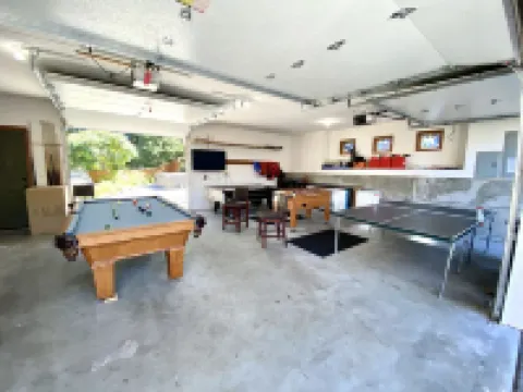 Lake Chelan Luxury Waterfront Home, 3800 sq ft, 4 Bdrm, Private Dock!