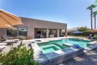 The Palms - Fire Pit, Ping Pong, Pool & Spa, Walk to Festivals!