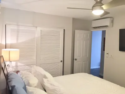 Kona Reef F14 Oceanfront Luxury, Full AC, King Hotel a Kona