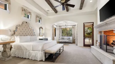 Entertainer's Paradise - Rooftop Firepit, Pool, Splash Pad, Sport Court, Casita
