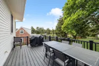 Modern Beach House Serenity