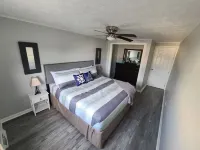 NEW! Cozy boathouse located at the Cedar Point entrance! Hotels near SplasH2O