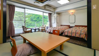 Yumori Tanakaya Hotel dekat Momijidani Suspension Bridge