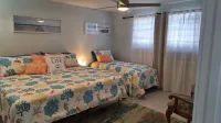 BEACHSIDE COZY GETAWAY! Walk/Bike to Beach,Dining,Bars,Small fenced yard for pet