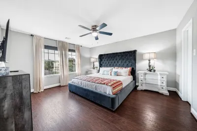 Exquisite Legends Cottage in Spring TX Hotels near Greenheart Printer Solutions