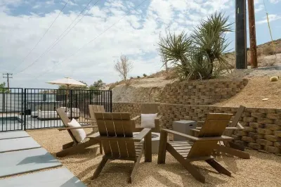 Modern desert pool house Hotels near Yucca Valley Elementary School