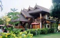 Oopkaew Resort Hotels near Wat Pa Lan