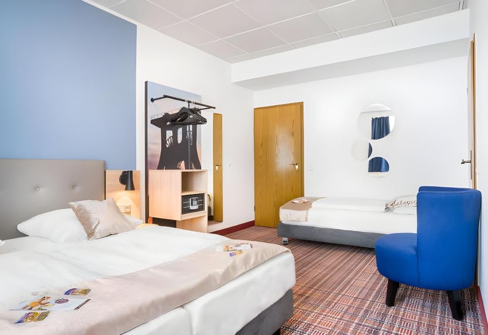 2. Hotel Am..
