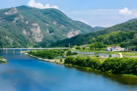 Geumsan Family Pension Отели в г. Кымсан