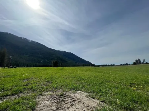 "Lewis and Clark" cabin at Columbia Mountain Ranch. Near Glacier National Park!