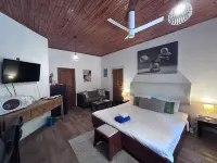 Castaway Lodge Các khách sạn gần Takamaka Rum Distillery