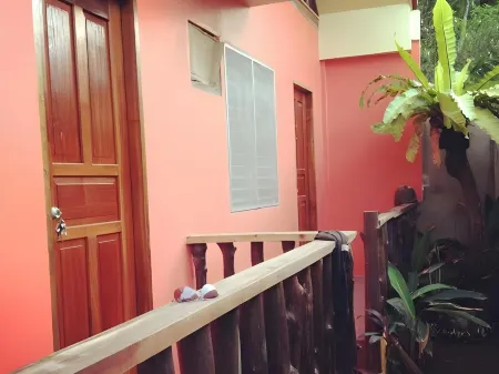 Villa Saturnina Отели в г. Пуэрто-Принсеса