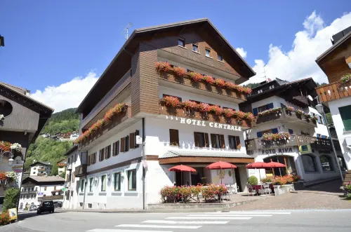 Hotel Centrale Hotels in Alleghe
