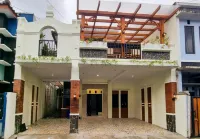 Balmoral House Mitra RedDoorz Near Ambarukmo Plaza Mall Yogyakarta Các khách sạn ở Depok